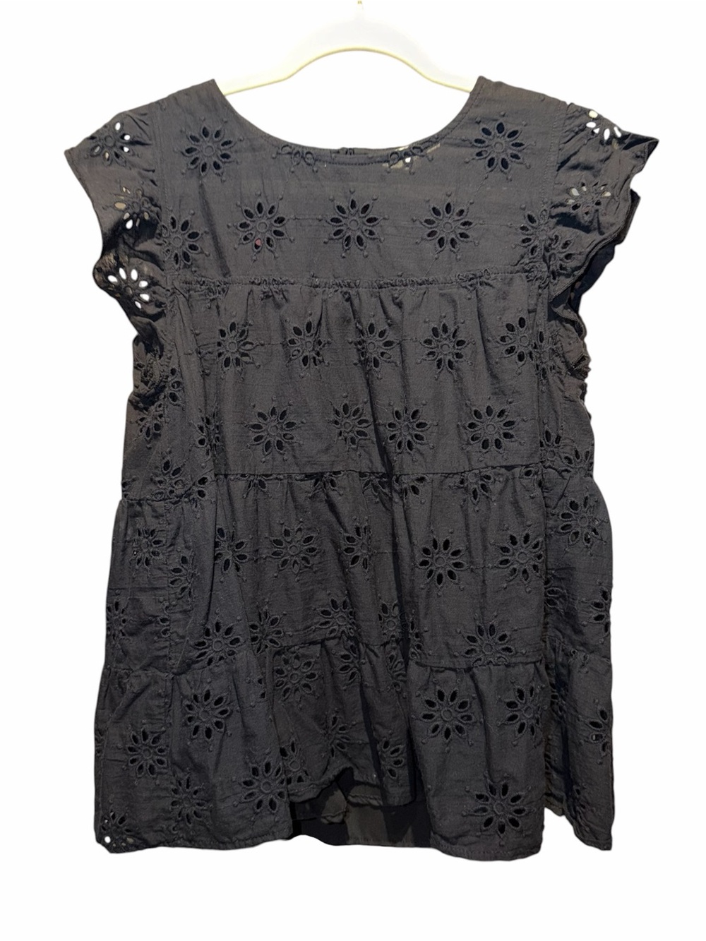 Entro Sz M Black Eyelet Flutter Sleeve Top Blouse